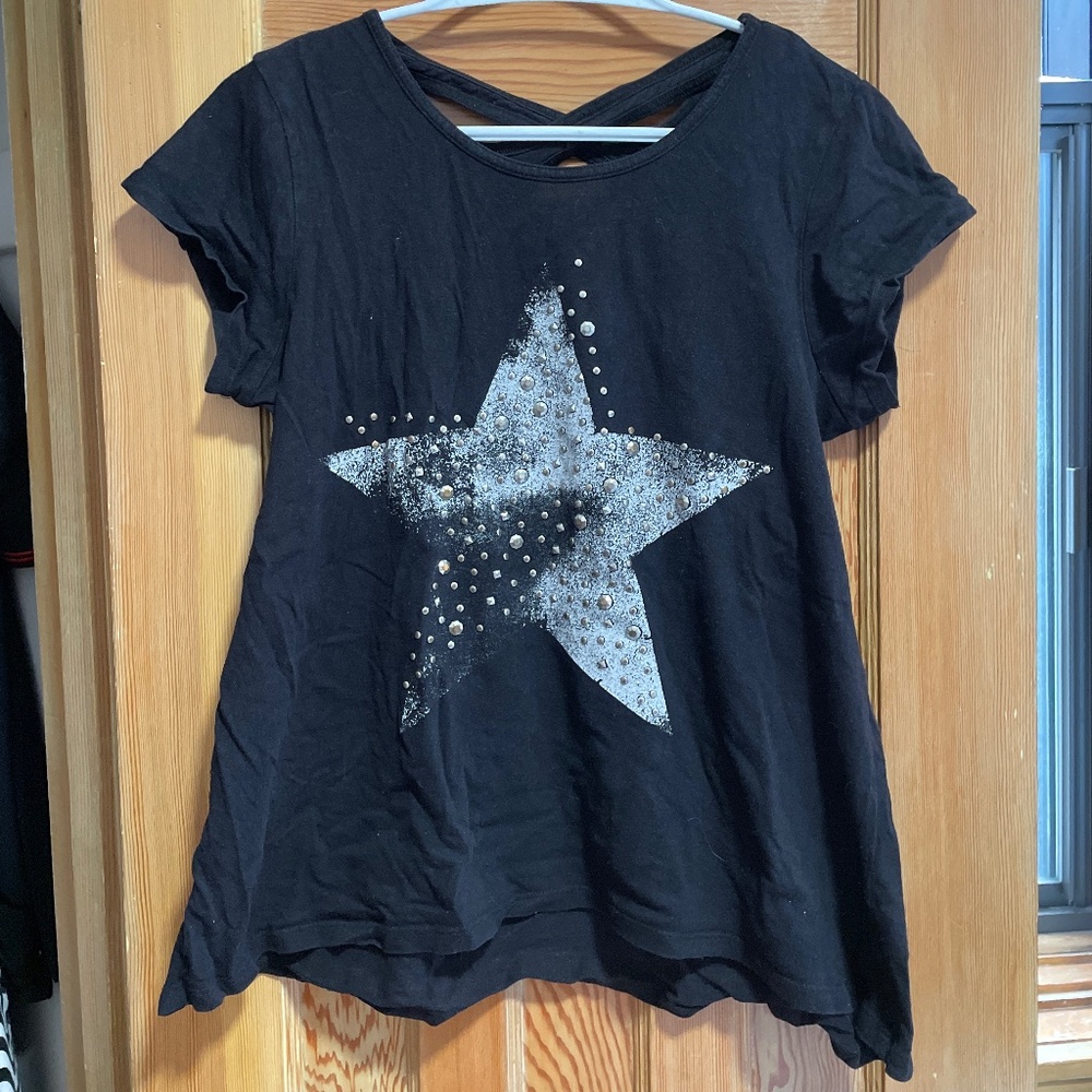 Black t-shirt with a star